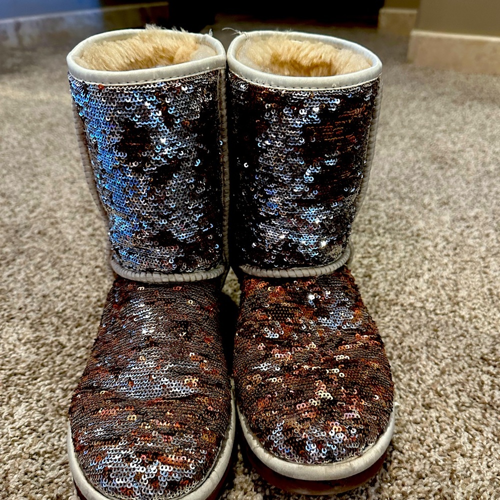 Two toned ugg boots